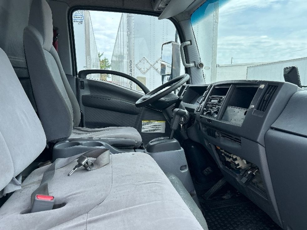 Medium Duty Box Truck-Light and Medium Duty Trucks-Isuzu-2020-NRR-Hammond-LA-107,196\n\t\tmiles-$ 45,500 - Image 19