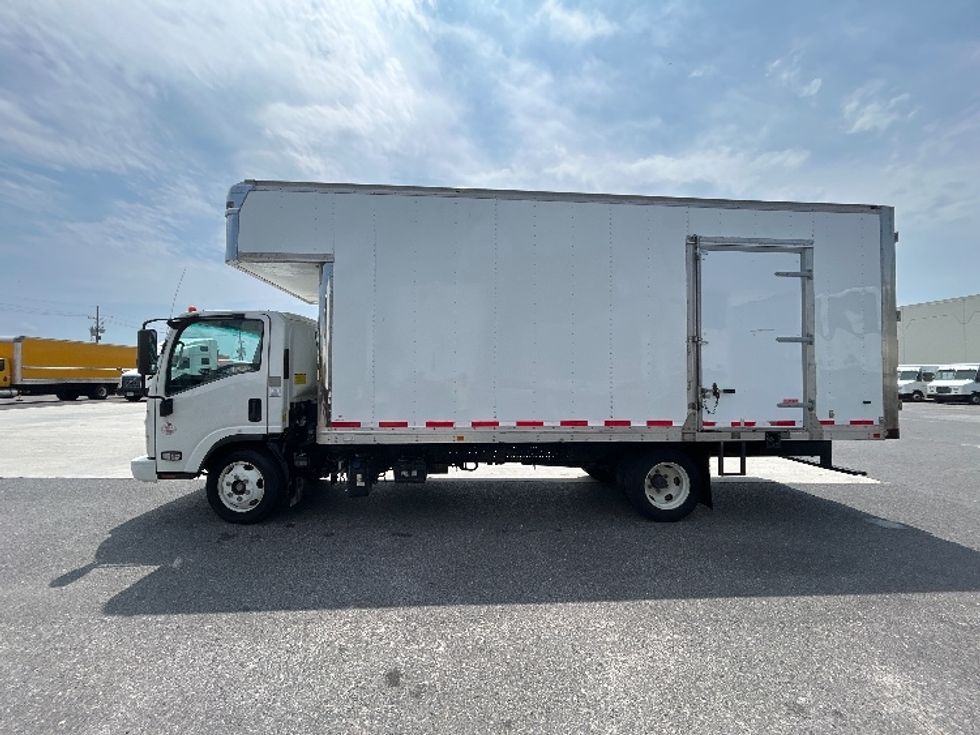 Medium Duty Box Truck-Light and Medium Duty Trucks-Isuzu-2020-NRR-Harahan-LA-114,119\n\t\tmiles-$ 42,750 - Image 4