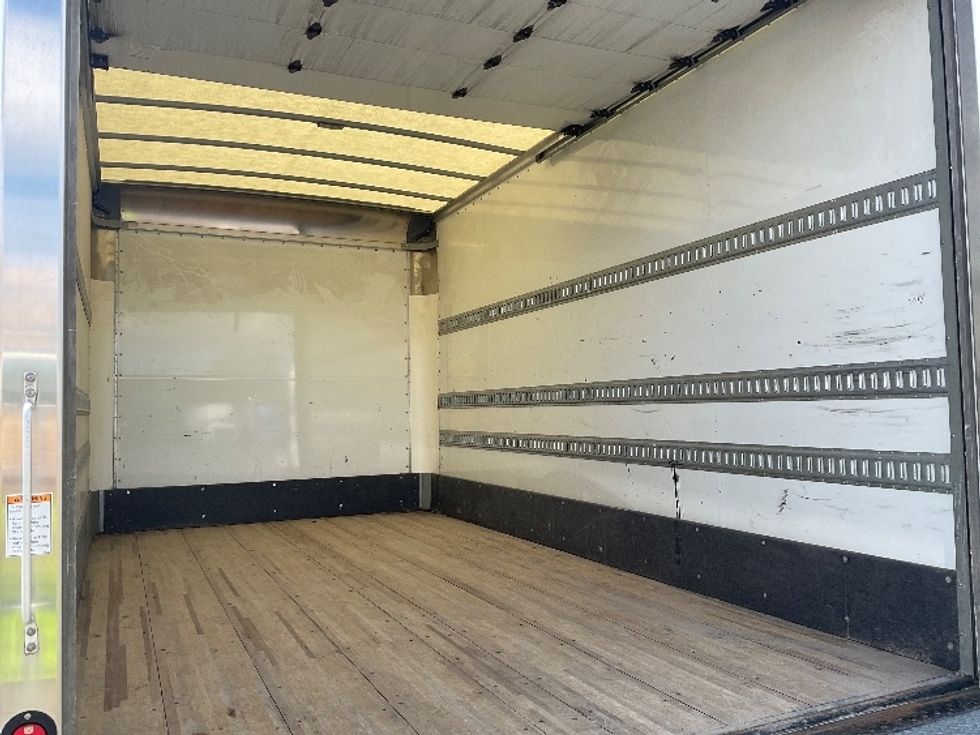 Medium Duty Box Truck-Light and Medium Duty Trucks-Isuzu-2020-NRR-Harrisburg-PA-95,111\n\t\tmiles-$ 46,500 - Image 12