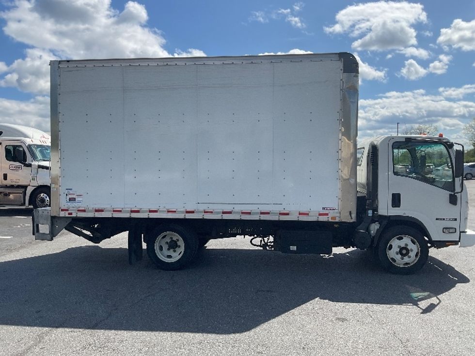 Medium Duty Box Truck-Light and Medium Duty Trucks-Isuzu-2020-NRR-Harrisburg-PA-95,111\n\t\tmiles-$ 46,500 - Image 15