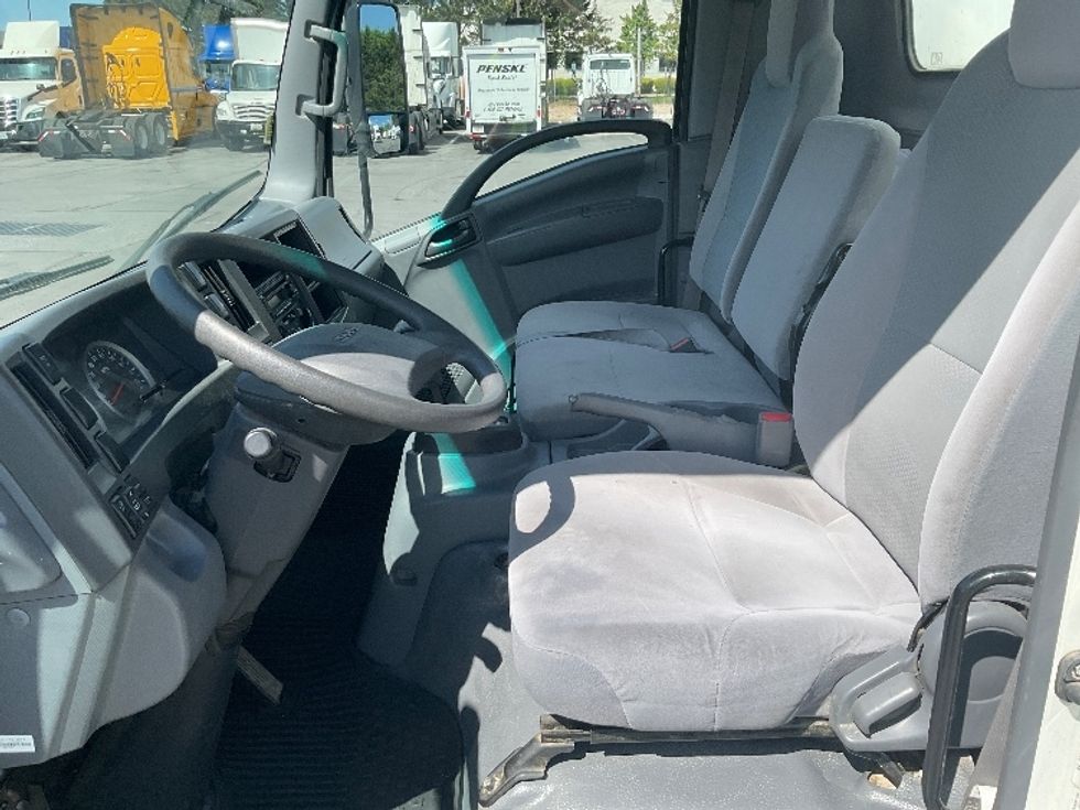 Medium Duty Box Truck-Light and Medium Duty Trucks-Isuzu-2020-NRR-Harrisburg-PA-95,111\n\t\tmiles-$ 46,500 - Image 19