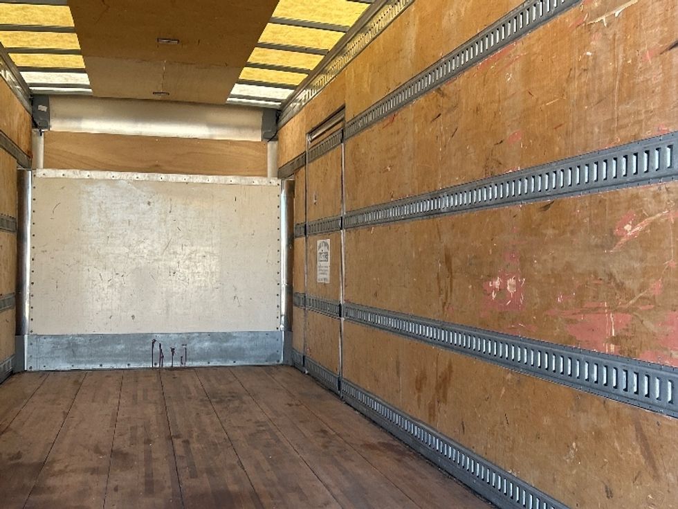 Medium Duty Box Truck-Light and Medium Duty Trucks-Isuzu-2020-NRR-Houston-TX-90,461\n\t\tmiles-$ 47,000 - Image 11