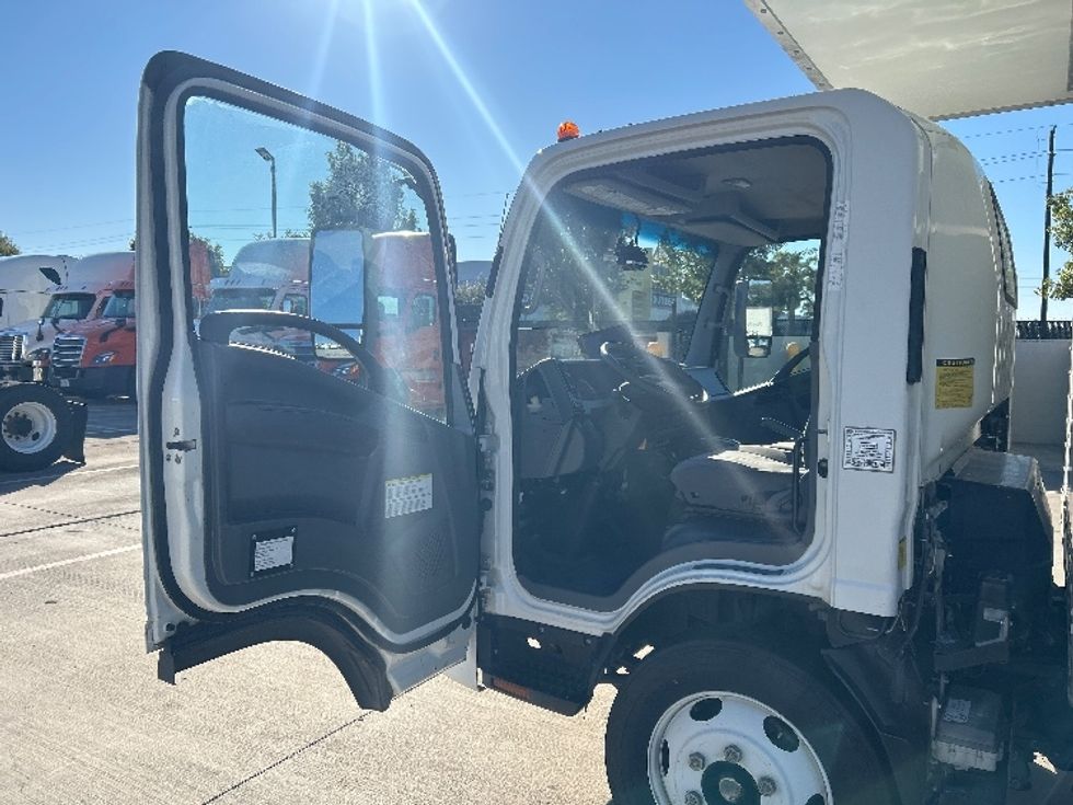 Medium Duty Box Truck-Light and Medium Duty Trucks-Isuzu-2020-NRR-Houston-TX-90,461\n\t\tmiles-$ 47,000 - Image 15