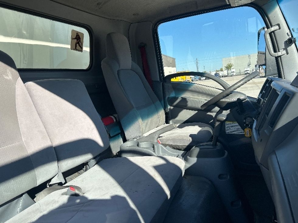 Medium Duty Box Truck-Light and Medium Duty Trucks-Isuzu-2020-NRR-Houston-TX-90,461\n\t\tmiles-$ 47,000 - Image 21