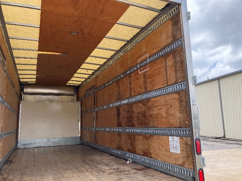 Medium Duty Box Truck-Light and Medium Duty Trucks-Isuzu-2020-NRR-Hueytown-AL-108,285\n\t\tmiles-$ 43,250 - Image 11