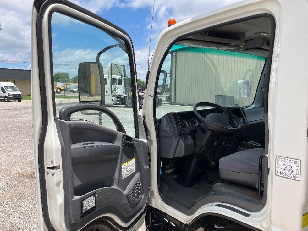 Medium Duty Box Truck-Light and Medium Duty Trucks-Isuzu-2020-NRR-Hueytown-AL-108,285\n\t\tmiles-$ 43,250 - Image 15