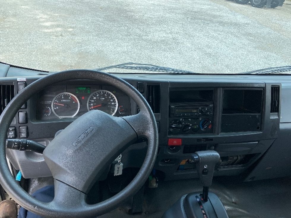 Medium Duty Box Truck-Light and Medium Duty Trucks-Isuzu-2020-NRR-Hueytown-AL-108,285\n\t\tmiles-$ 43,250 - Image 17