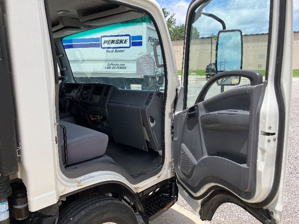 Medium Duty Box Truck-Light and Medium Duty Trucks-Isuzu-2020-NRR-Hueytown-AL-108,285\n\t\tmiles-$ 43,250 - Image 19