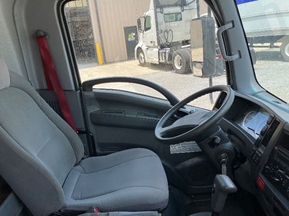 Medium Duty Box Truck-Light and Medium Duty Trucks-Isuzu-2020-NRR-Hueytown-AL-108,285\n\t\tmiles-$ 43,250 - Image 21