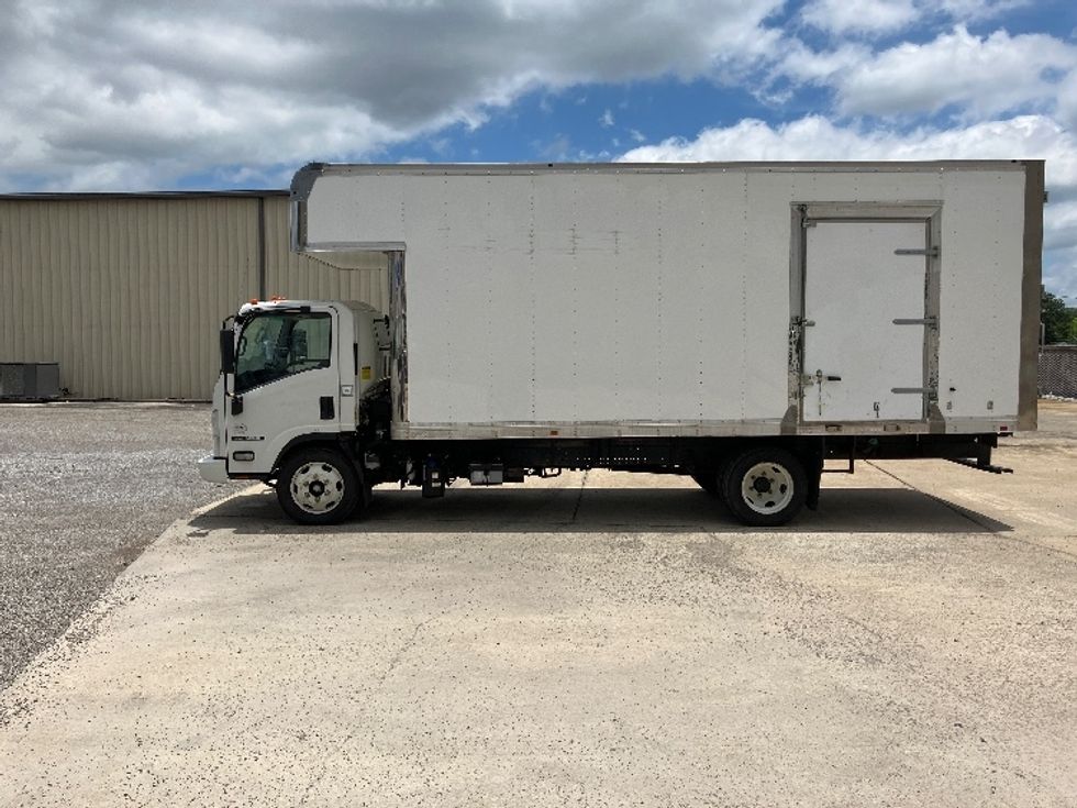 Medium Duty Box Truck-Light and Medium Duty Trucks-Isuzu-2020-NRR-Hueytown-AL-108,285\n\t\tmiles-$ 43,250 - Image 4