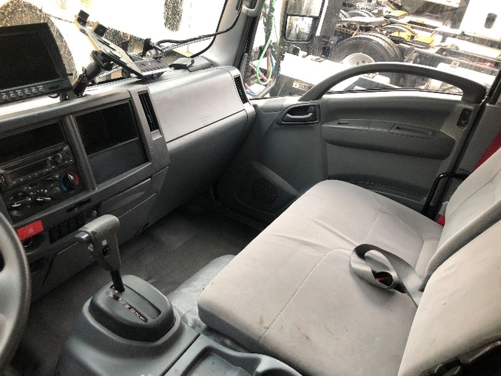 Medium Duty Box Truck-Light and Medium Duty Trucks-Isuzu-2020-NRR-Indianapolis-IN-86,564\n\t\tmiles-$ 46,000 - Image 19