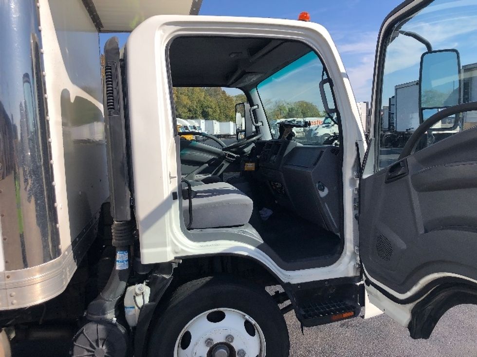 Medium Duty Box Truck-Light and Medium Duty Trucks-Isuzu-2020-NRR-Indianapolis-IN-86,564\n\t\tmiles-$ 46,000 - Image 20