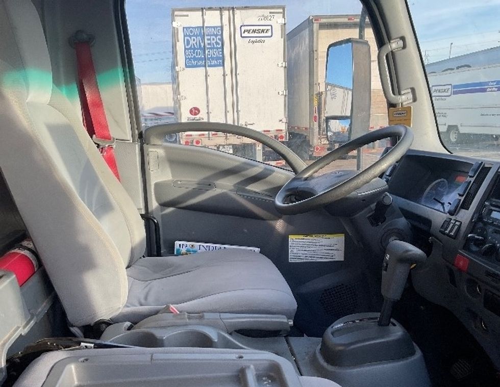 Medium Duty Box Truck-Light and Medium Duty Trucks-Isuzu-2020-NRR-Kansas City-MO-86,589\n\t\tmiles-$ 47,500 - Image 21