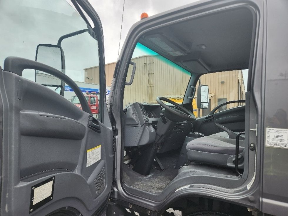 Medium Duty Box Truck-Light and Medium Duty Trucks-Isuzu-2020-NRR-Kent-WA-89,749\n\t\tmiles-$ 47,000 - Image 15