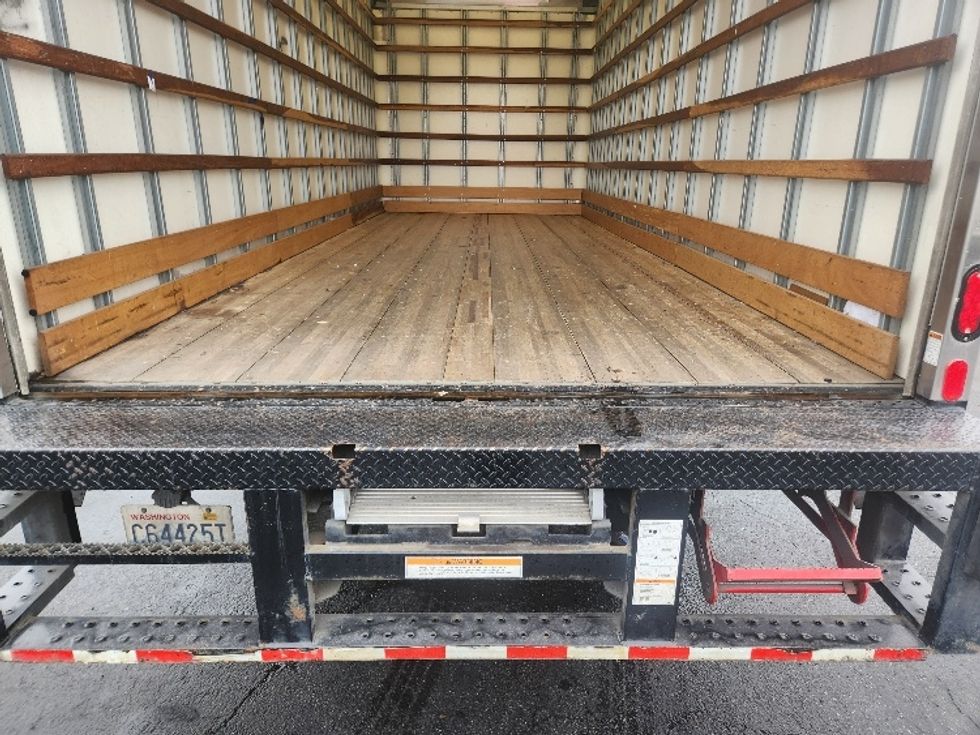 Medium Duty Box Truck-Light and Medium Duty Trucks-Isuzu-2020-NRR-Kent-WA-89,749\n\t\tmiles-$ 47,000 - Image 9