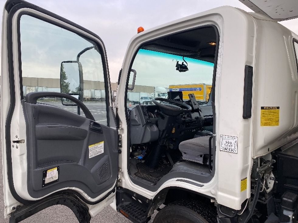 Medium Duty Box Truck-Light and Medium Duty Trucks-Isuzu-2020-NRR-Louisville-KY-81,167\n\t\tmiles-$ 52,000 - Image 15
