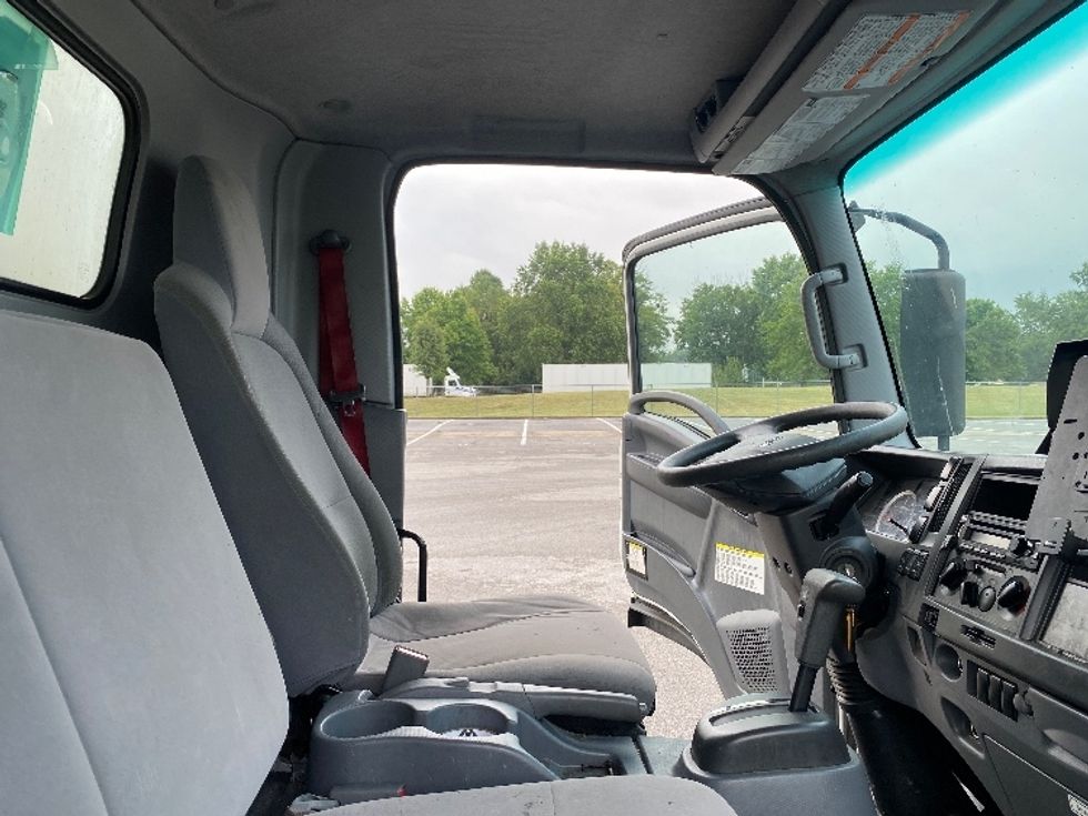Medium Duty Box Truck-Light and Medium Duty Trucks-Isuzu-2020-NRR-Louisville-KY-81,167\n\t\tmiles-$ 52,000 - Image 21