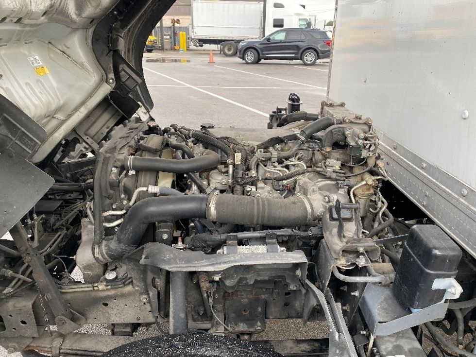 Medium Duty Box Truck-Light and Medium Duty Trucks-Isuzu-2020-NRR-Louisville-KY-81,167\n\t\tmiles-$ 52,000 - Image 23