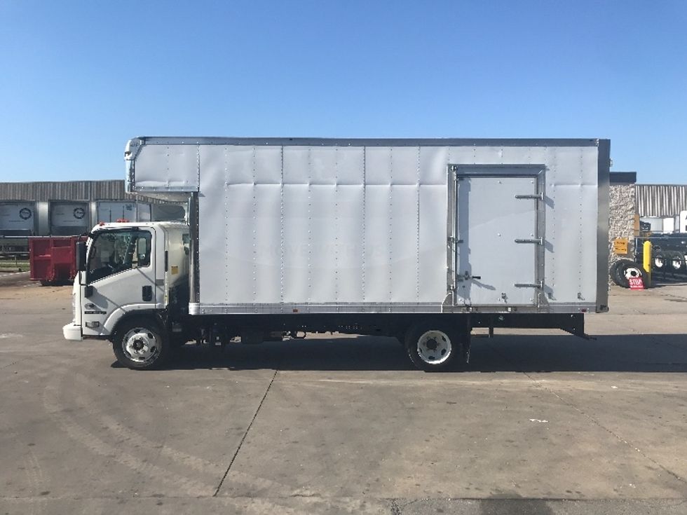 Medium Duty Box Truck-Light and Medium Duty Trucks-Isuzu-2020-NRR-Louisville-KY-81,167\n\t\tmiles-$ 52,000 - Image 4