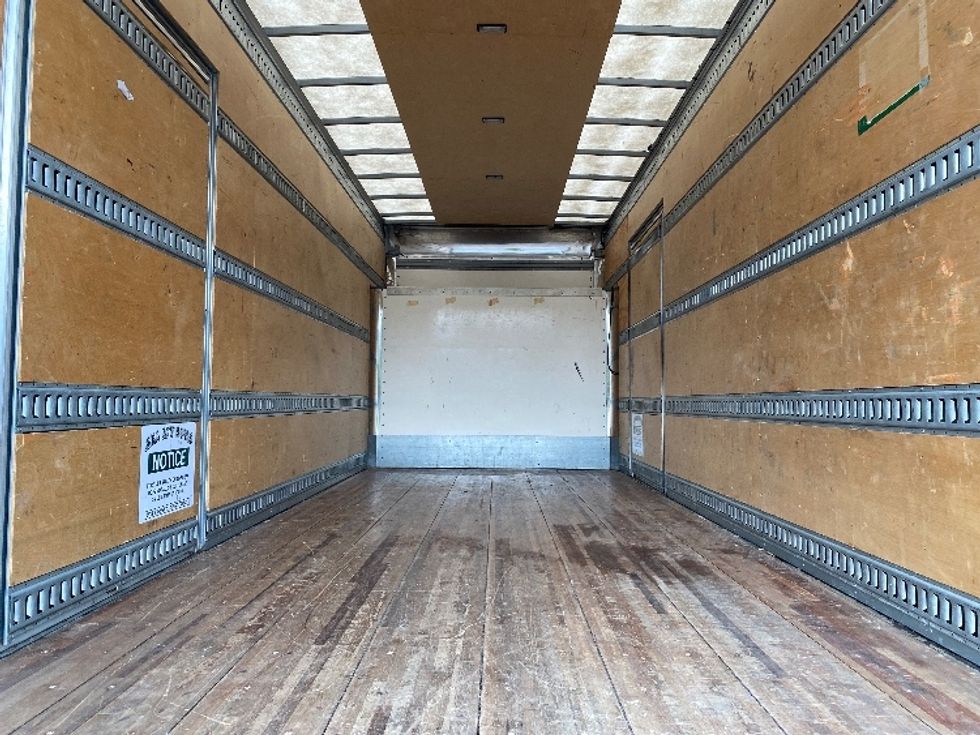 Medium Duty Box Truck-Light and Medium Duty Trucks-Isuzu-2020-NRR-Louisville-KY-81,167\n\t\tmiles-$ 52,000 - Image 8