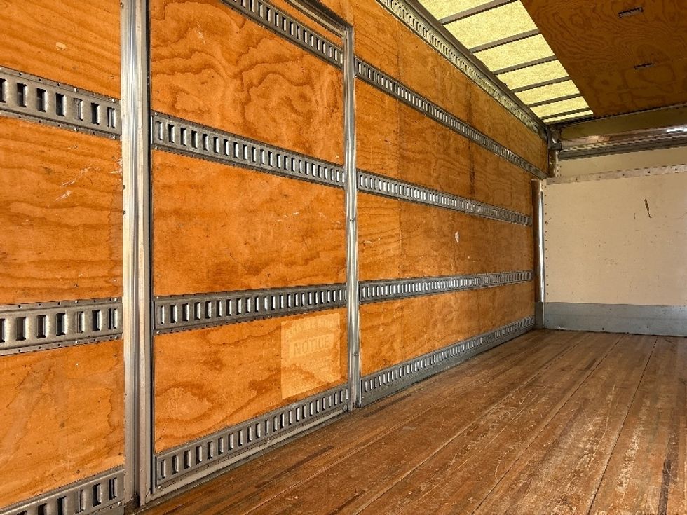 Medium Duty Box Truck-Light and Medium Duty Trucks-Isuzu-2020-NRR-Mebane-NC-86,269\n\t\tmiles-$ 48,750 - Image 10