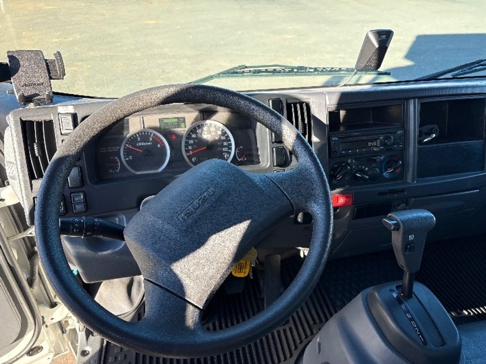 Medium Duty Box Truck-Light and Medium Duty Trucks-Isuzu-2020-NRR-Mebane-NC-86,269\n\t\tmiles-$ 48,750 - Image 17