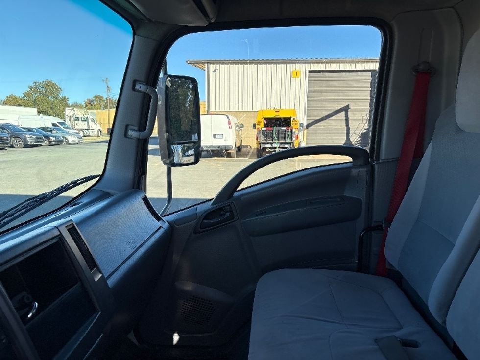 Medium Duty Box Truck-Light and Medium Duty Trucks-Isuzu-2020-NRR-Mebane-NC-86,269\n\t\tmiles-$ 48,750 - Image 18