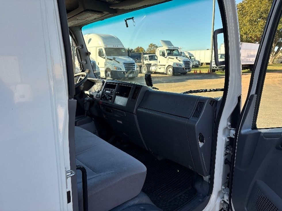 Medium Duty Box Truck-Light and Medium Duty Trucks-Isuzu-2020-NRR-Mebane-NC-86,269\n\t\tmiles-$ 48,750 - Image 19
