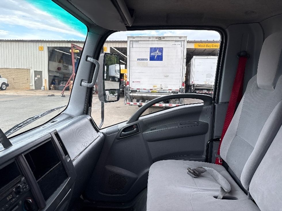 Medium Duty Box Truck-Light and Medium Duty Trucks-Isuzu-2020-NRR-Mebane-NC-89,067\n\t\tmiles-$ 52,250 - Image 18
