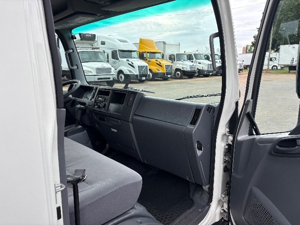 Medium Duty Box Truck-Light and Medium Duty Trucks-Isuzu-2020-NRR-Mebane-NC-89,067\n\t\tmiles-$ 52,250 - Image 19