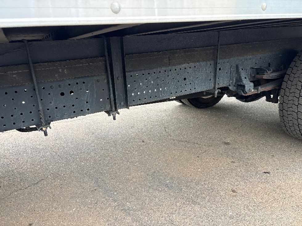 Medium Duty Box Truck-Light and Medium Duty Trucks-Isuzu-2020-NRR-Mebane-NC-89,067\n\t\tmiles-$ 52,250 - Image 5