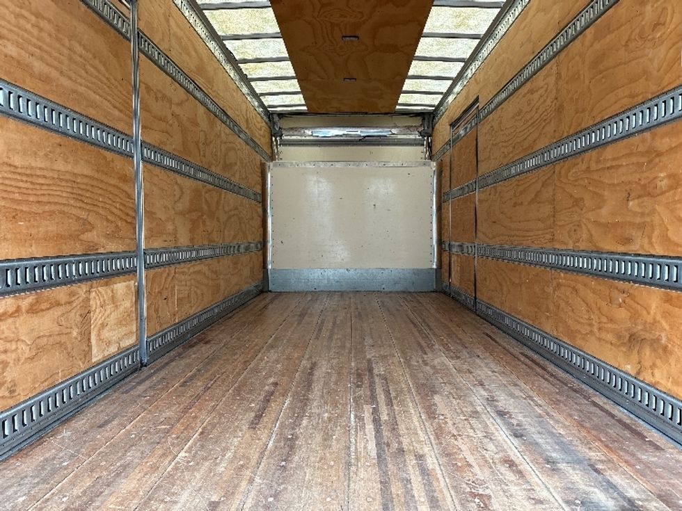 Medium Duty Box Truck-Light and Medium Duty Trucks-Isuzu-2020-NRR-Mebane-NC-89,067\n\t\tmiles-$ 52,250 - Image 8