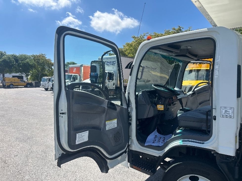 Medium Duty Box Truck-Light and Medium Duty Trucks-Isuzu-2020-NRR-Medley-FL-107,265\n\t\tmiles-$ 45,500 - Image 14