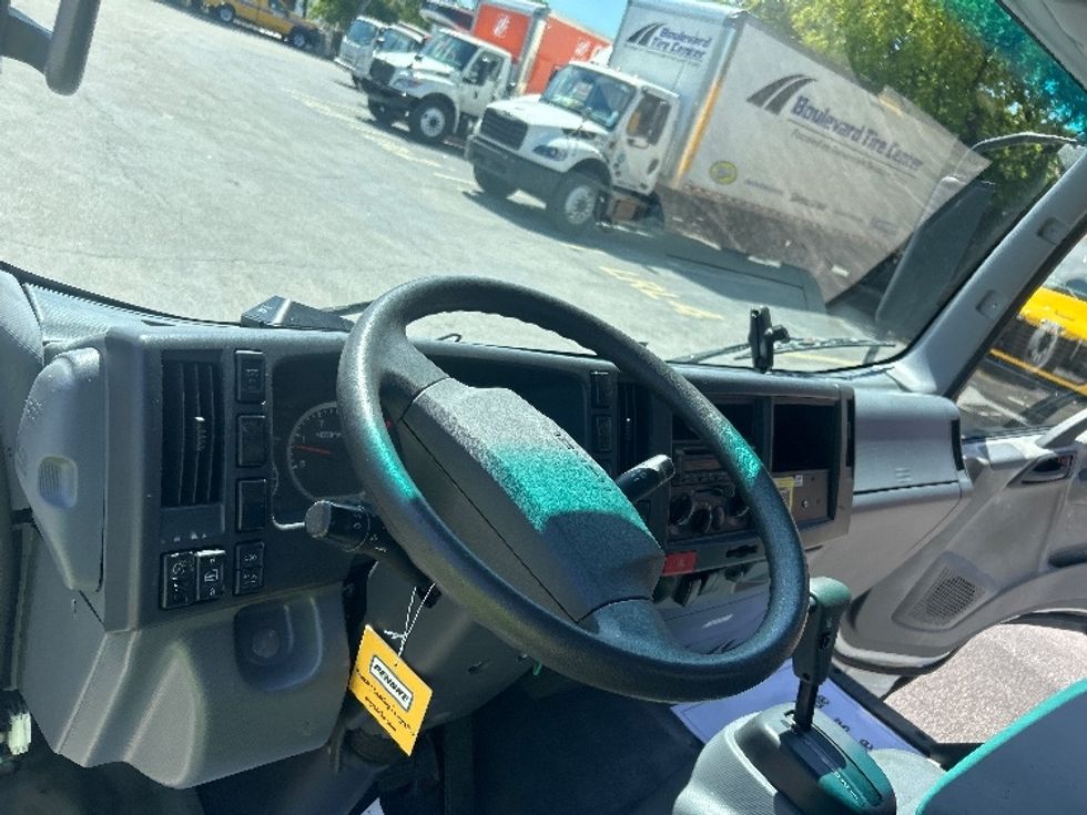 Medium Duty Box Truck-Light and Medium Duty Trucks-Isuzu-2020-NRR-Medley-FL-107,265\n\t\tmiles-$ 45,500 - Image 15