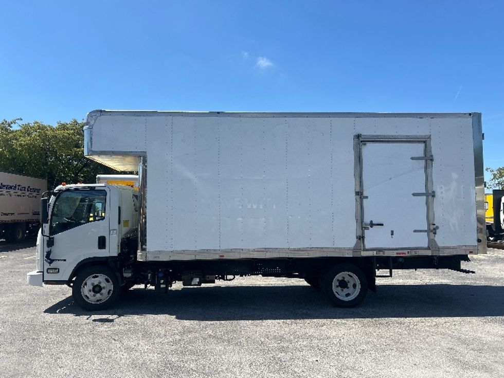 Medium Duty Box Truck-Light and Medium Duty Trucks-Isuzu-2020-NRR-Medley-FL-107,265\n\t\tmiles-$ 45,500 - Image 4