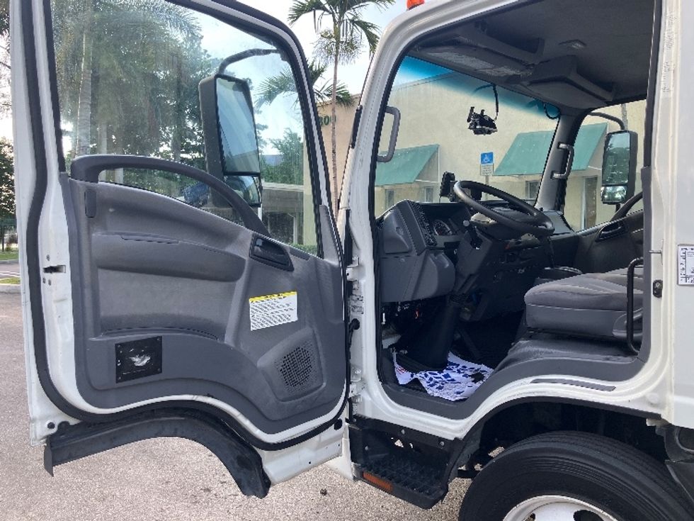 Medium Duty Box Truck-Light and Medium Duty Trucks-Isuzu-2020-NRR-Miami-FL-73,910\n\t\tmiles-$ 47,250 - Image 16