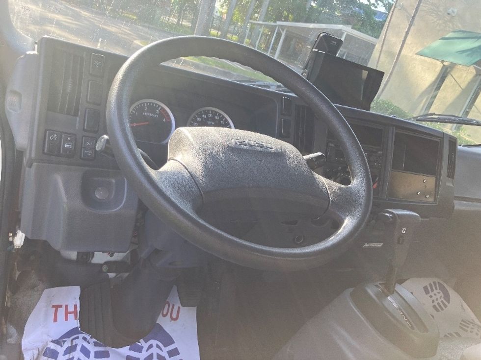 Medium Duty Box Truck-Light and Medium Duty Trucks-Isuzu-2020-NRR-Miami-FL-73,910\n\t\tmiles-$ 47,250 - Image 17