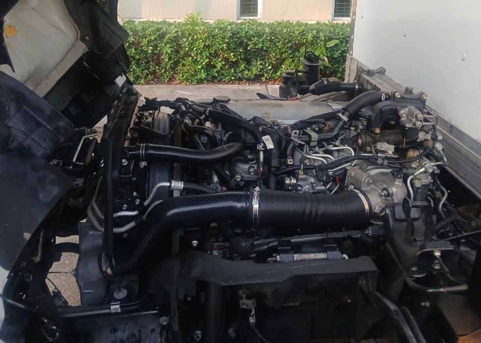 Medium Duty Box Truck-Light and Medium Duty Trucks-Isuzu-2020-NRR-Miami-FL-73,910\n\t\tmiles-$ 47,250 - Image 24