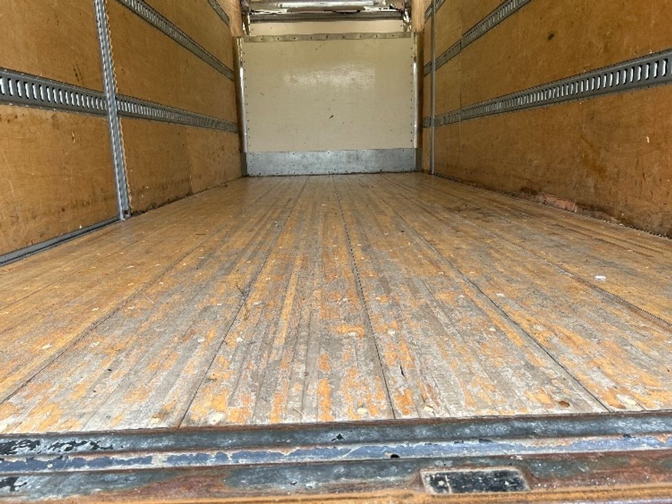Medium Duty Box Truck-Light and Medium Duty Trucks-Isuzu-2020-NRR-Middlefield-OH-112,454\n\t\tmiles-$ 43,000 - Image 10