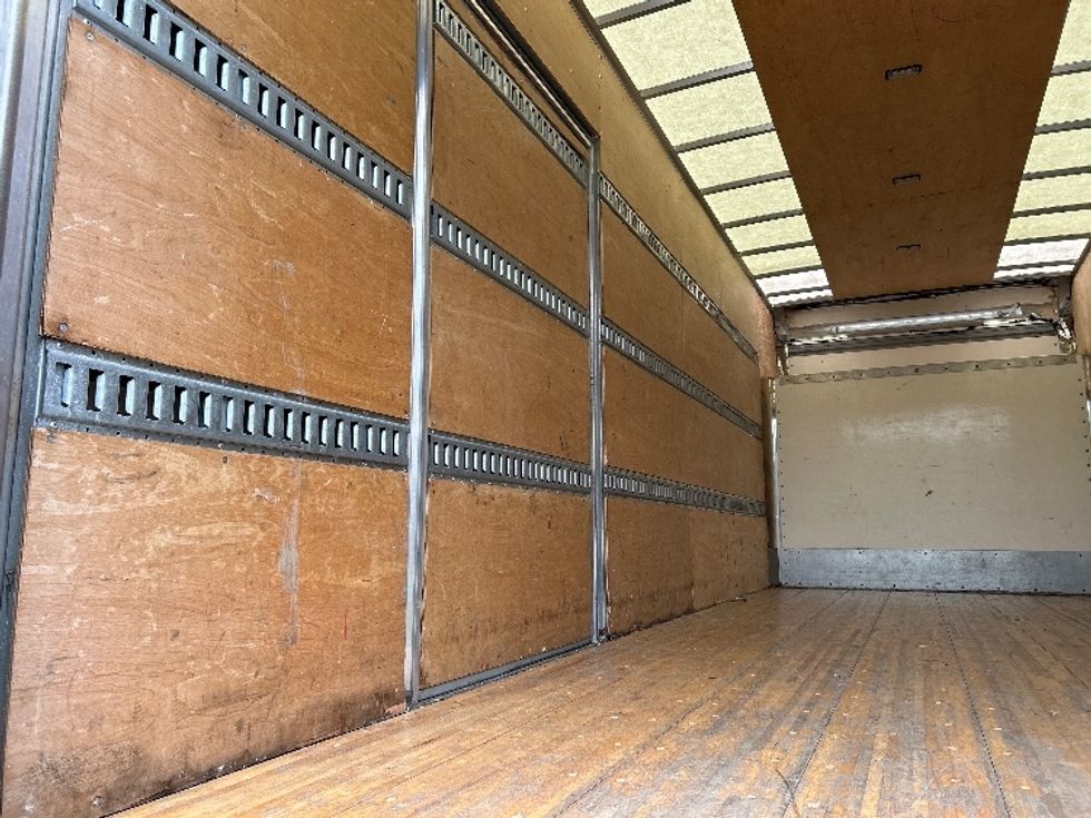 Medium Duty Box Truck-Light and Medium Duty Trucks-Isuzu-2020-NRR-Middlefield-OH-112,454\n\t\tmiles-$ 43,000 - Image 11