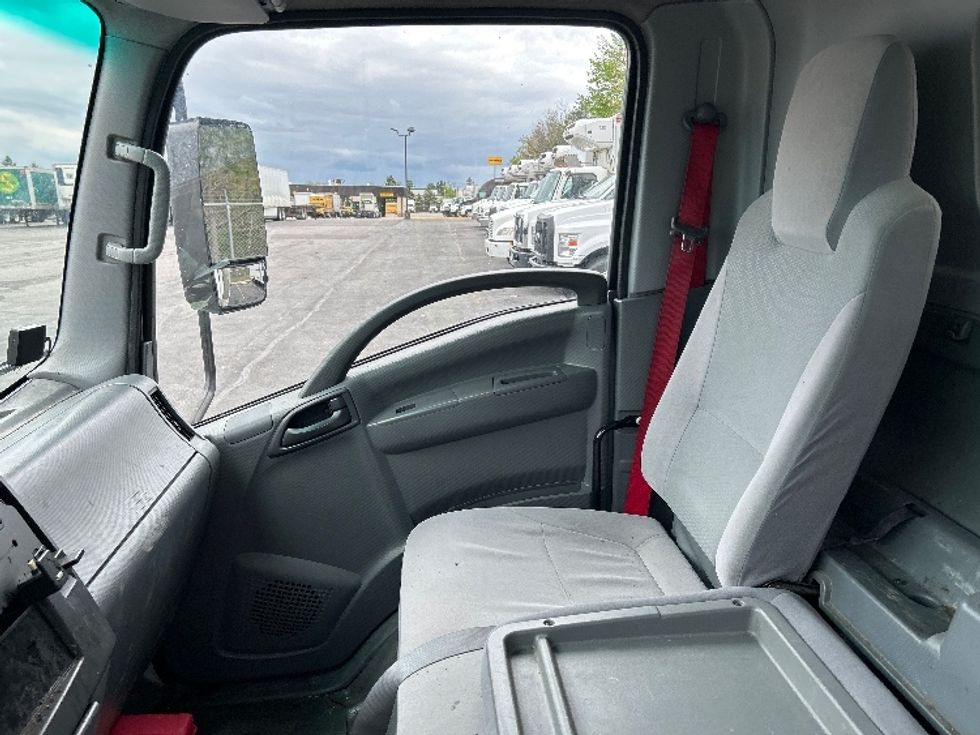 Medium Duty Box Truck-Light and Medium Duty Trucks-Isuzu-2020-NRR-Middlefield-OH-112,454\n\t\tmiles-$ 43,000 - Image 19