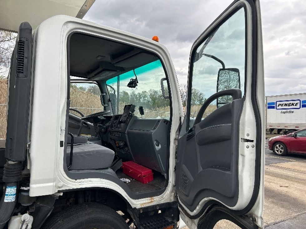 Medium Duty Box Truck-Light and Medium Duty Trucks-Isuzu-2020-NRR-Middlefield-OH-112,454\n\t\tmiles-$ 43,000 - Image 20