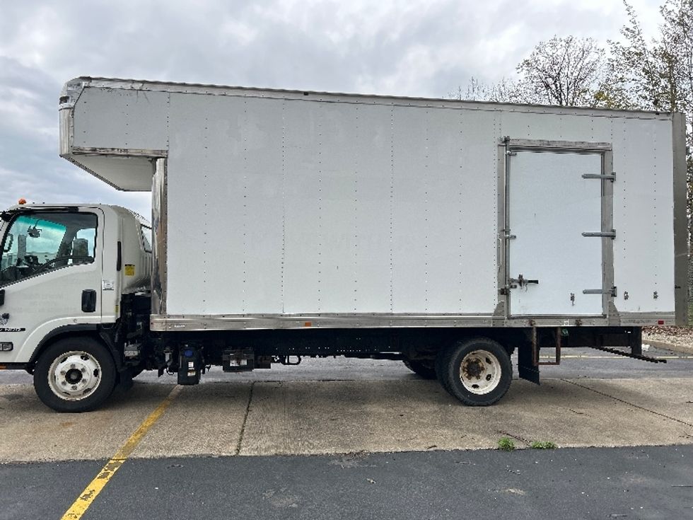 Medium Duty Box Truck-Light and Medium Duty Trucks-Isuzu-2020-NRR-Middlefield-OH-112,454\n\t\tmiles-$ 43,000 - Image 4