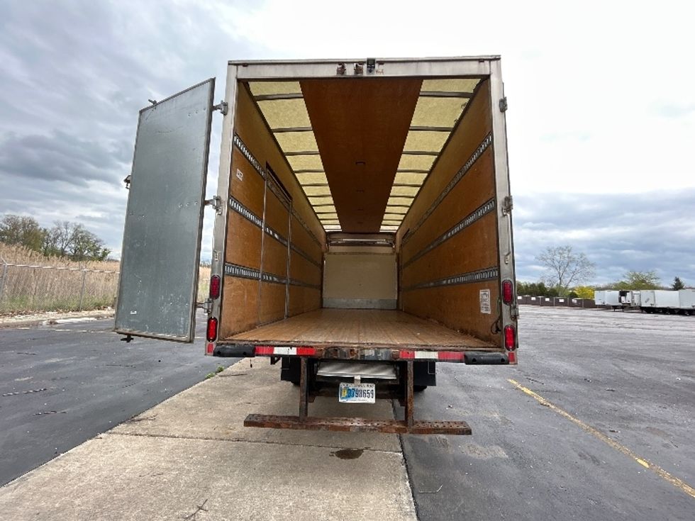 Medium Duty Box Truck-Light and Medium Duty Trucks-Isuzu-2020-NRR-Middlefield-OH-112,454\n\t\tmiles-$ 43,000 - Image 8