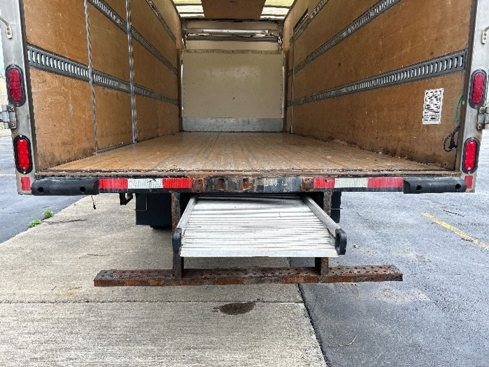 Medium Duty Box Truck-Light and Medium Duty Trucks-Isuzu-2020-NRR-Middlefield-OH-112,454\n\t\tmiles-$ 43,000 - Image 9