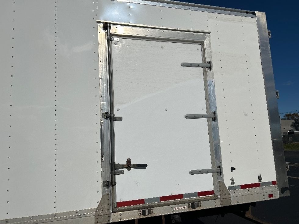 Medium Duty Box Truck-Light and Medium Duty Trucks-Isuzu-2020-NRR-Montgomery-NY-112,275\n\t\tmiles-$ 39,750 - Image 24