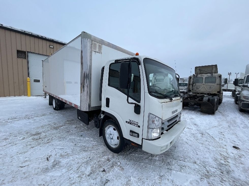 Medium Duty Box Truck-Light and Medium Duty Trucks-Isuzu-2020-NRR-Montreal-PQ-153,738\n\t\tkm-$ 63,750 - Image 1