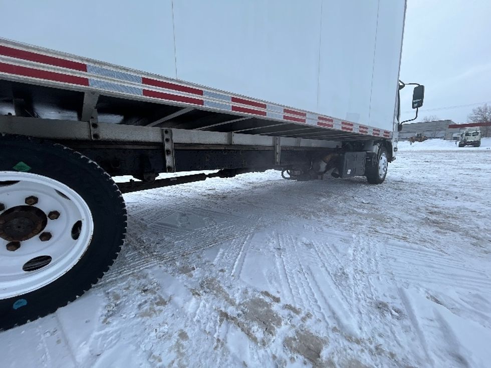 Medium Duty Box Truck-Light and Medium Duty Trucks-Isuzu-2020-NRR-Montreal-PQ-153,738\n\t\tkm-$ 63,750 - Image 14