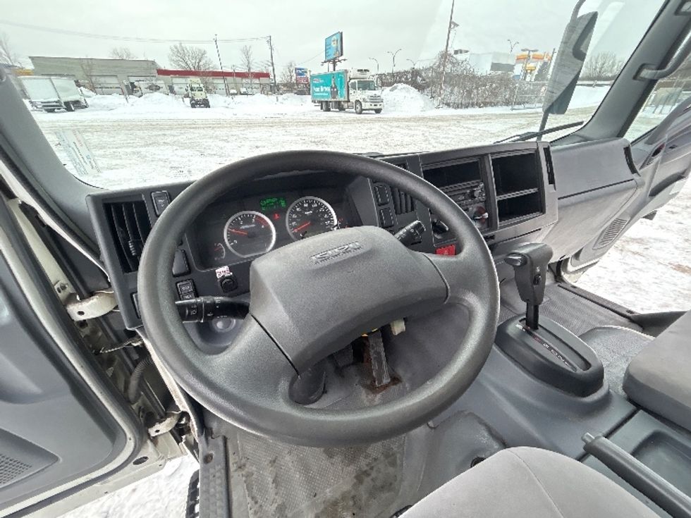 Medium Duty Box Truck-Light and Medium Duty Trucks-Isuzu-2020-NRR-Montreal-PQ-153,738\n\t\tkm-$ 63,750 - Image 17