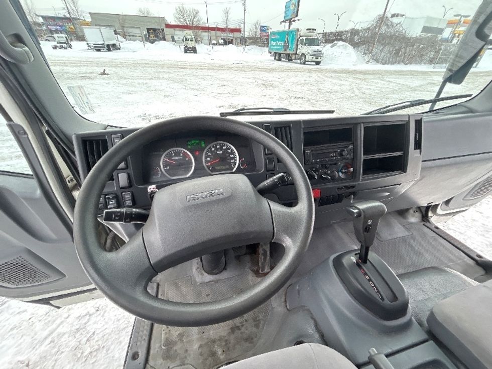 Medium Duty Box Truck-Light and Medium Duty Trucks-Isuzu-2020-NRR-Montreal-PQ-153,738\n\t\tkm-$ 63,750 - Image 18